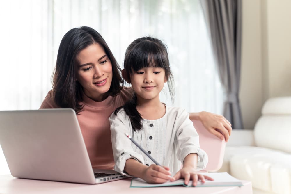 Cara melatih fokus anak