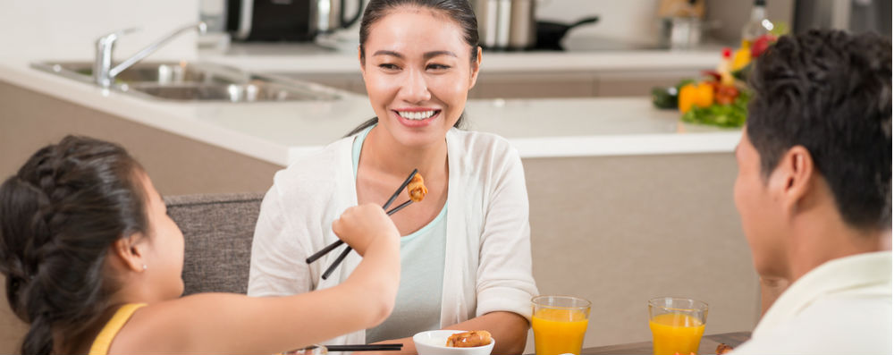 Makan Bersama, Langkah Mudah Kenalkan Si Kecil Table Manner