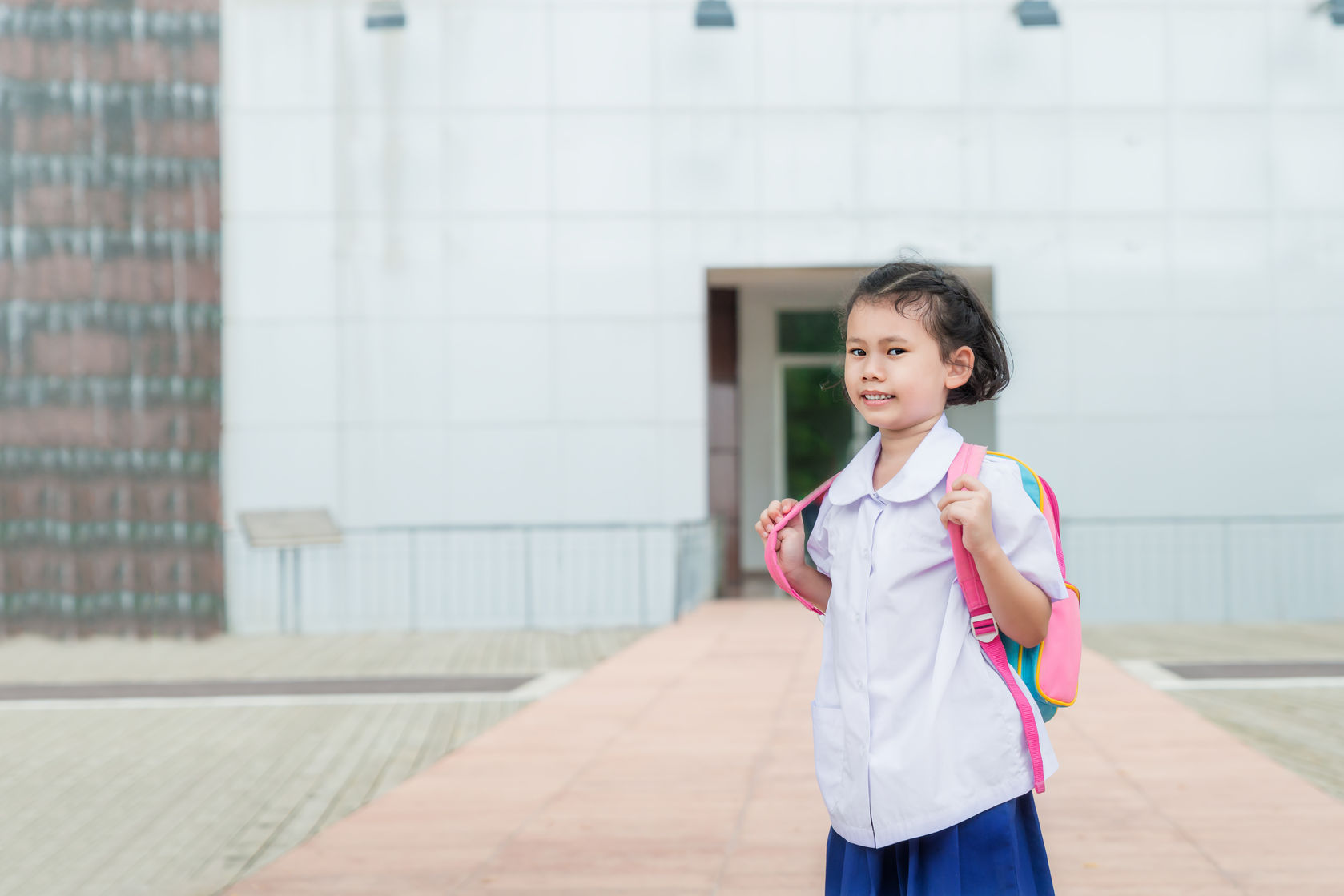 4 Langkah Agar si Kecil Berani Menghadapi Hari Pertama Sekolah