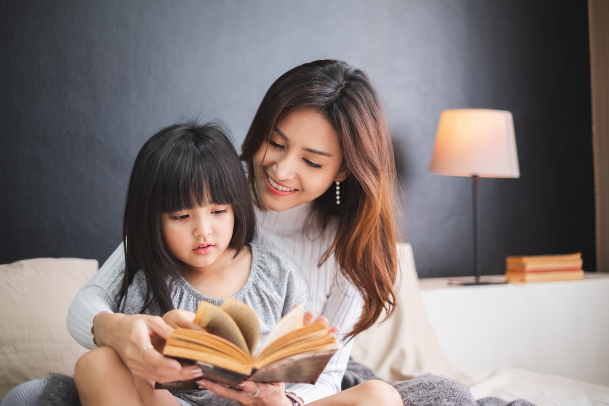 Kembangkan kemampuan bahasa di periode emas anak