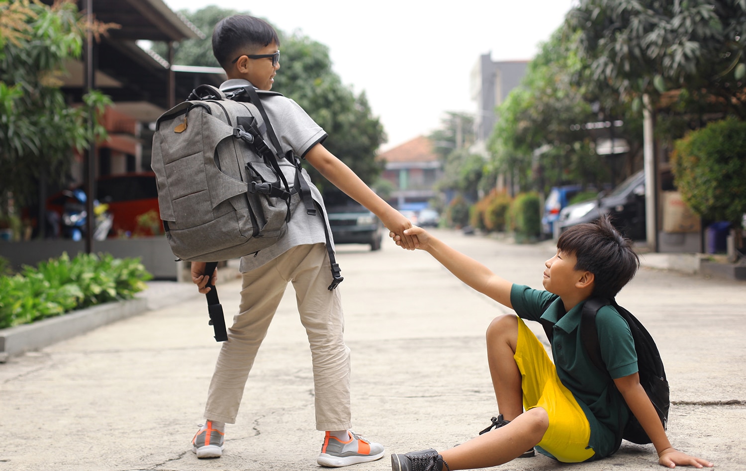 Tips Mengajarkan Anak Manfaat Berbagi di Bulan Ramadan