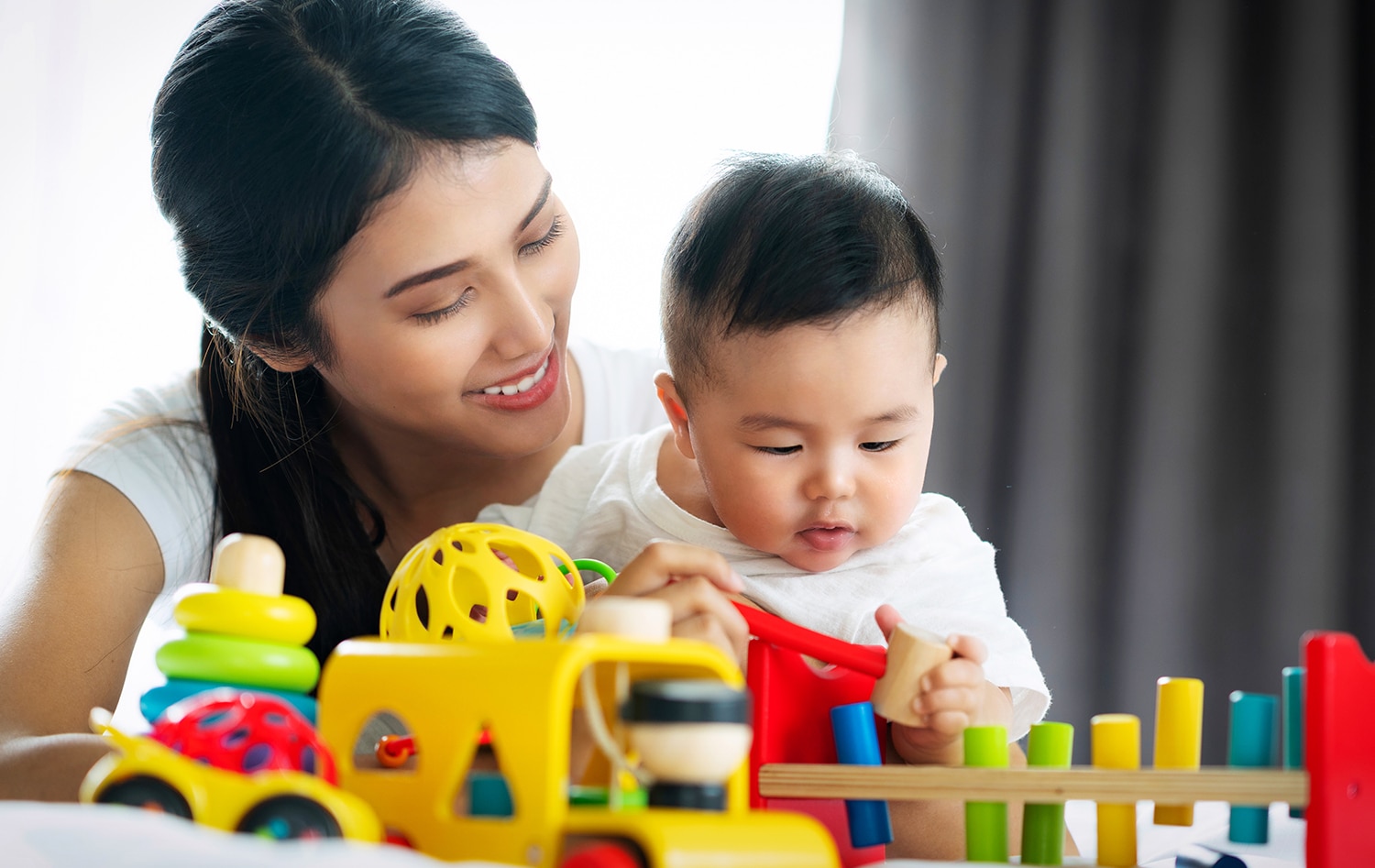 Tahap Perkembangan Bayi dan Stimulasi Tepat untuk Diberikan