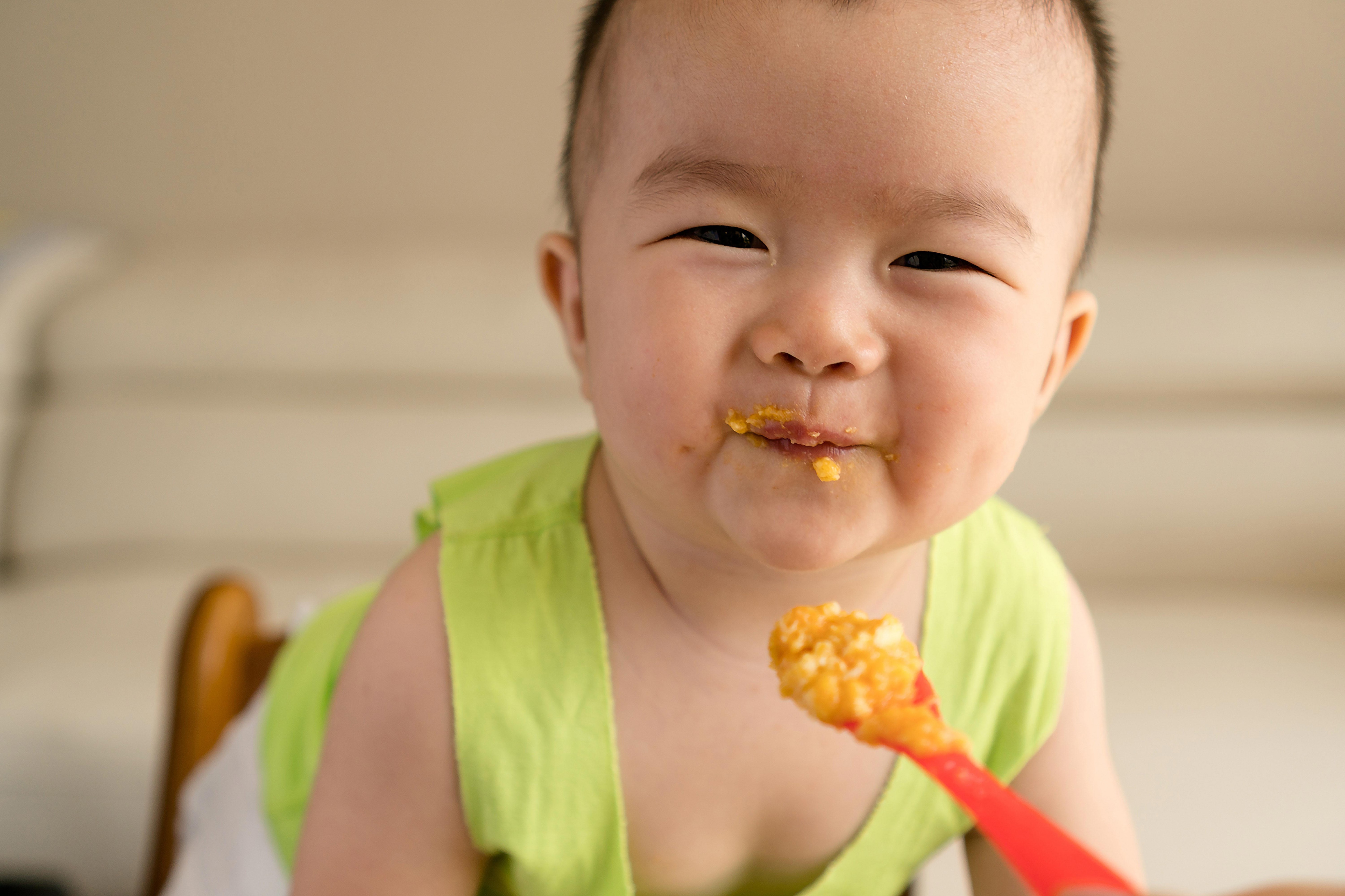 Ciri Bayi Kenyang ASI agar Tidak Makan Berlebihan