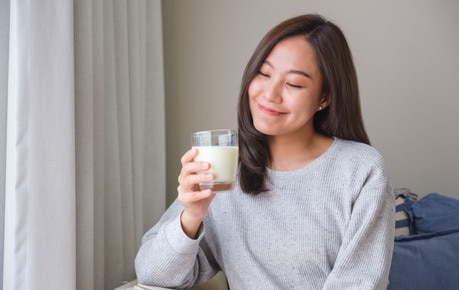 Bagaimana Cara Konsumsi Susu DANCOW Full Cream untuk Dewasa